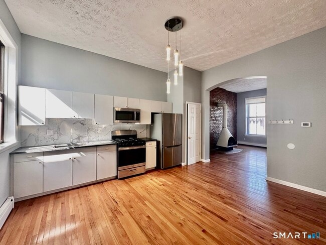 Building Photo - 46 Warren St