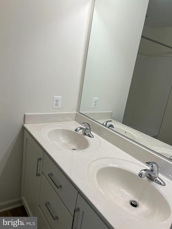 Building Photo - 115 Clifton Mnr