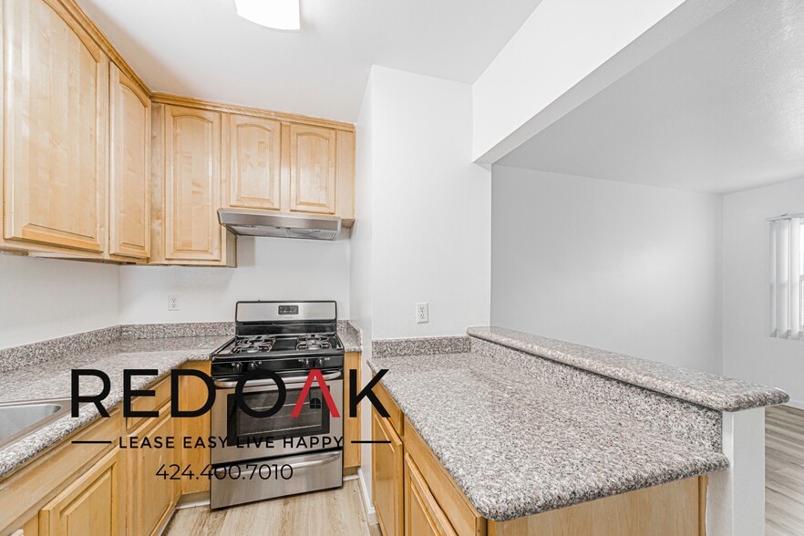 Building Photo - 380 S Sierra Madre Blvd