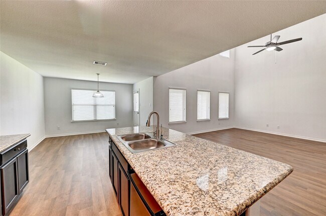 Building Photo - 9230 Mission Arbor Ln