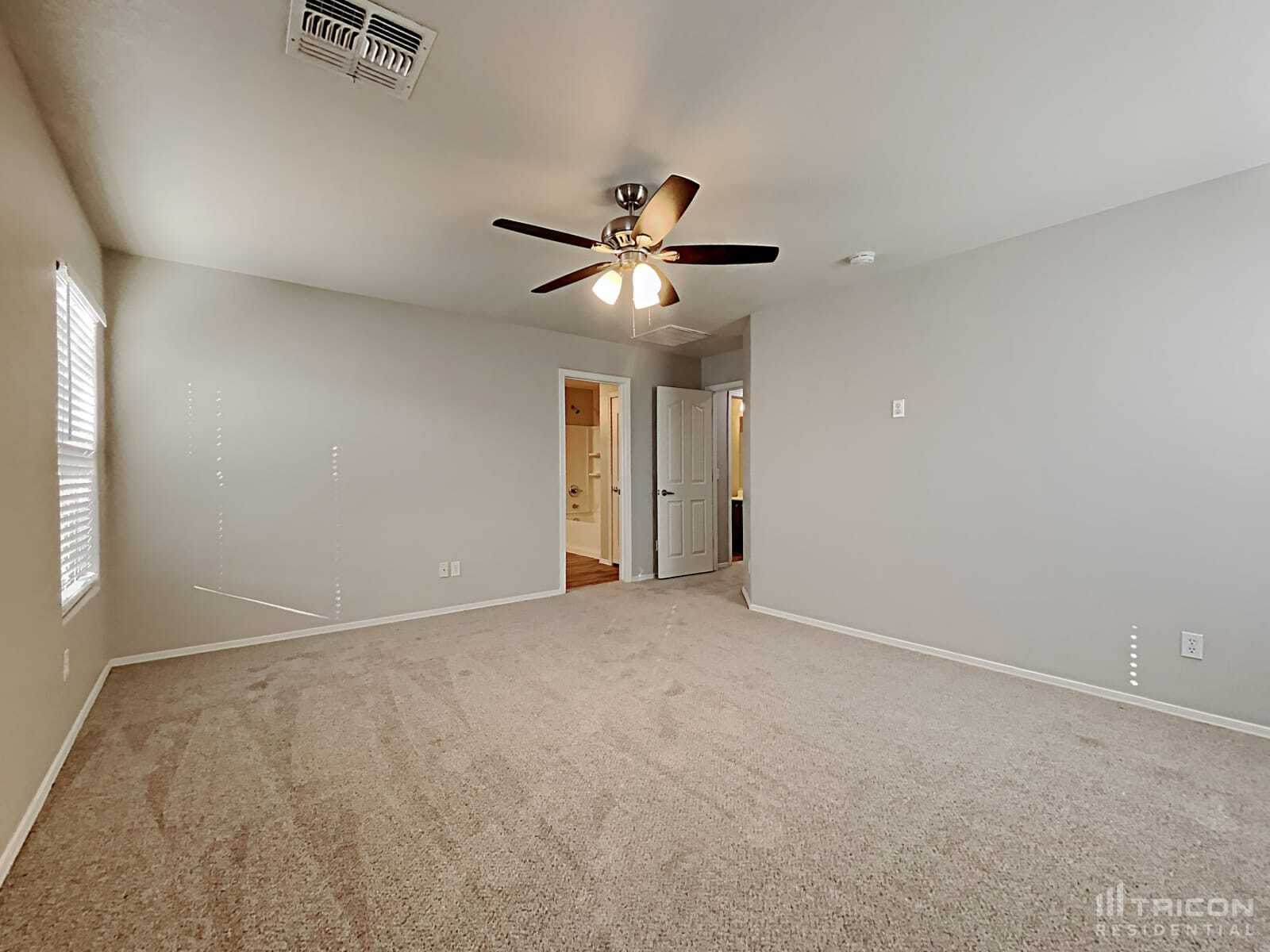 Building Photo - 40268 W Helen Ct