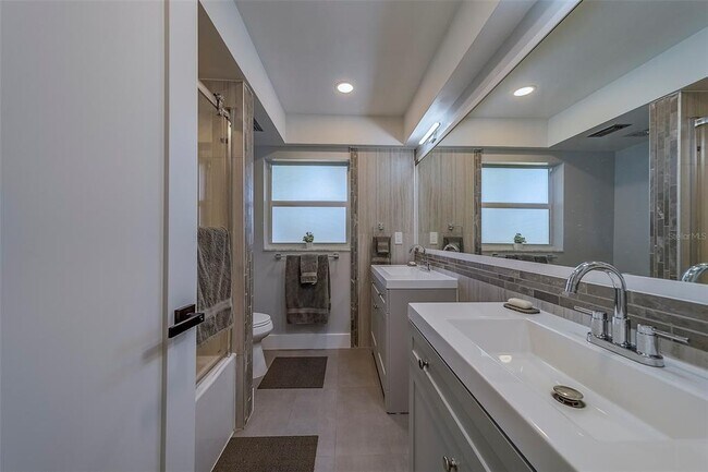 Building Photo - 400 Capri Blvd