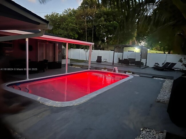 Building Photo - 4420 NW 30th Ct