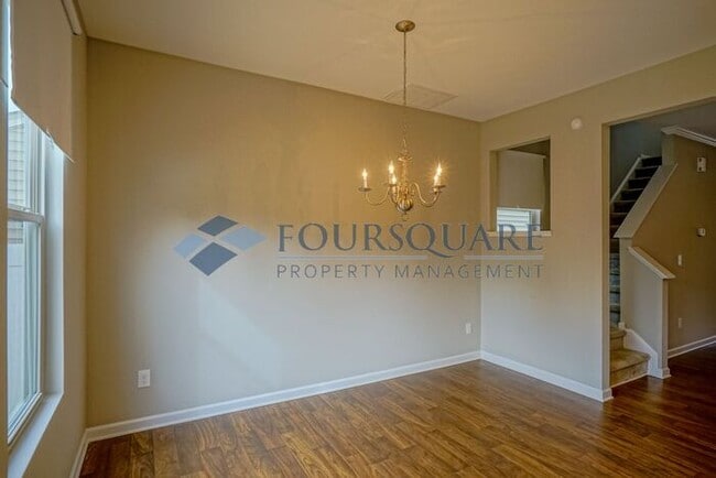 Building Photo - Spacious 3-Bed, 2.5-Bath Townhome with Washer/ Dryer Included – Located in Carlton Park Community