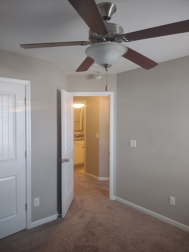 Building Photo - Spectacular Three Bedroom Home in Liberty Ridge!