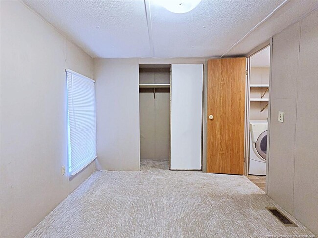 Building Photo - 826 Rembrandt Dr