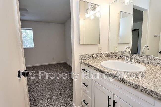 Building Photo - 5848 Alorn Ln