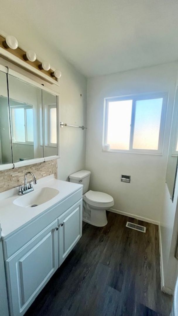 Building Photo - 5 Bedroom/3 Bathroom Home in Murray