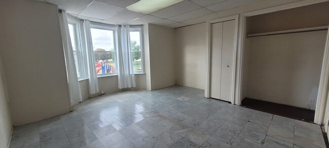 Building Photo - 3 bedroom 1 bathroom York, PA