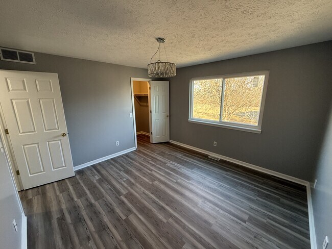Building Photo - 2509 Dogwood Ln