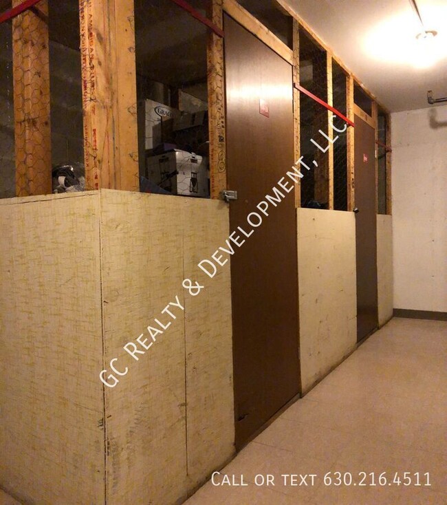 Building Photo - 316 S Warwick Ave