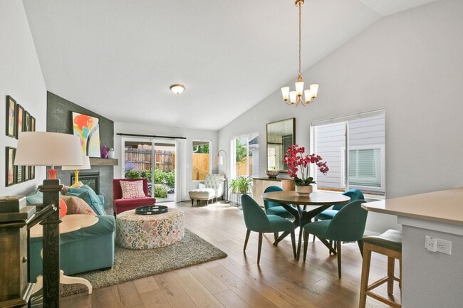 Building Photo - Beautiful "like new" home available for re...