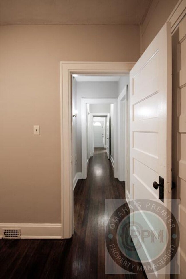 Building Photo - 530 Park Ave