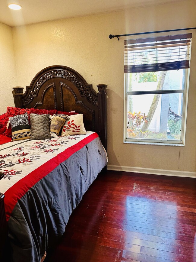 Building Photo - 5200 Rising Comet Ln