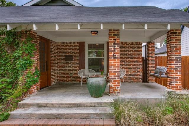 Building Photo - 716 S Rosemont Ave