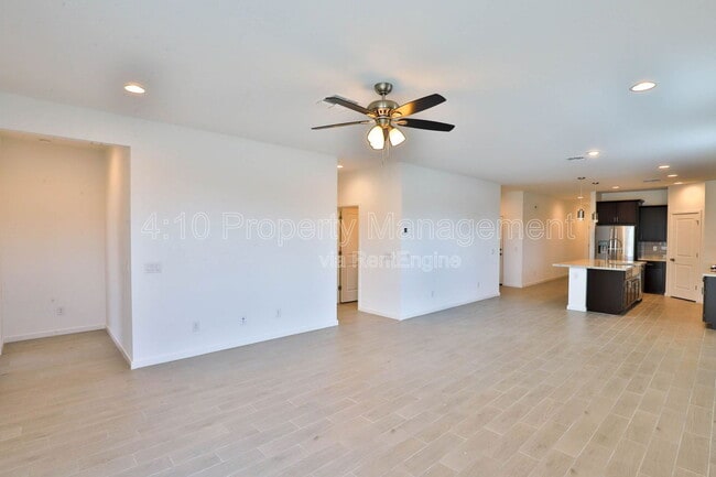 Building Photo - 4470 E Clydesdale St