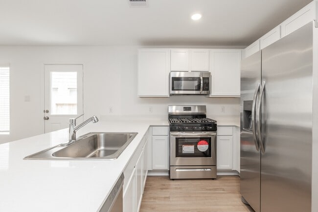 Building Photo - 26811 Paloma Blanca Dr