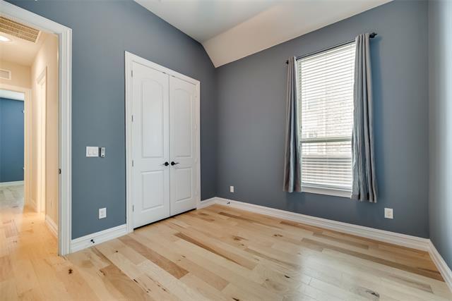 Building Photo - 950 Park Ridge Dr