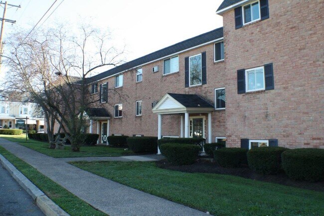 Primary Photo - 108 S Franklin St