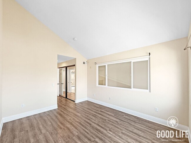 Building Photo - Beautiful 2B/2BA Condo in UTC!