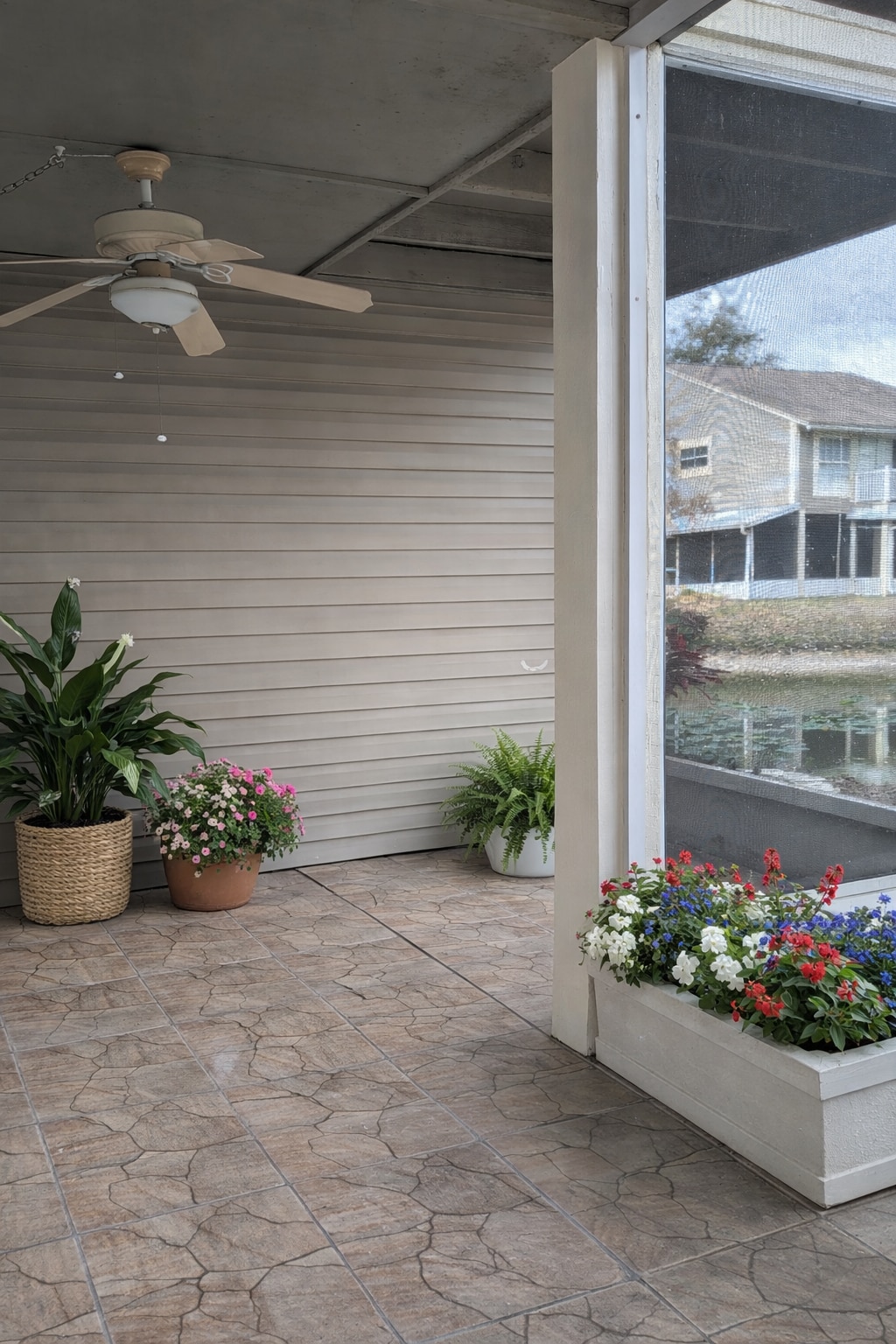 porch - 6909 Lake Place Ct