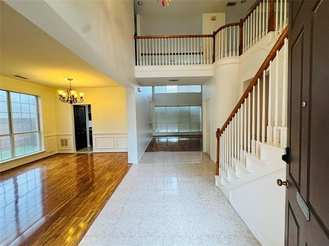 Building Photo - 2762 Hillview Dr