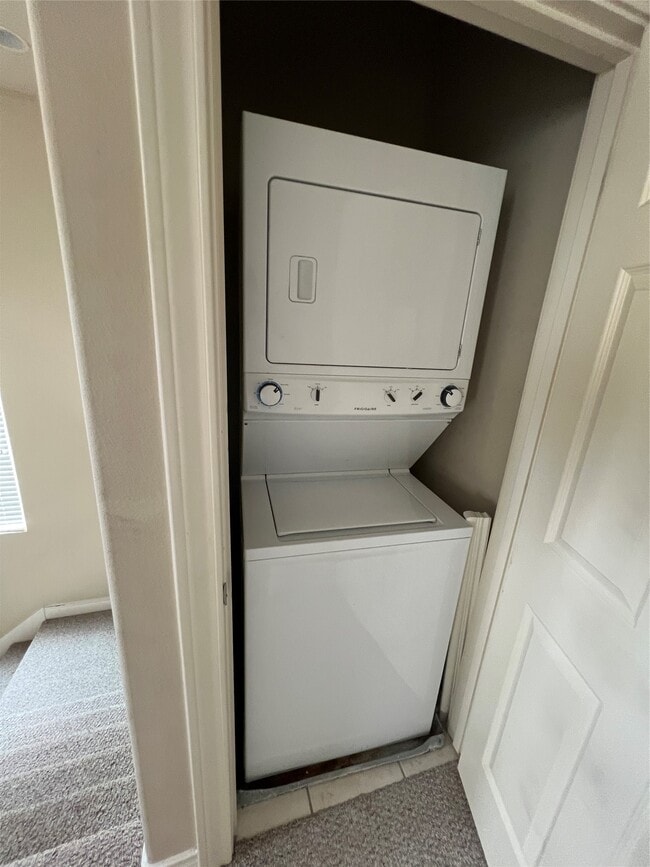 Building Photo - 5940 Kansas St