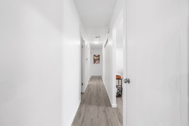 Building Photo - 2662 Smoke View Dr