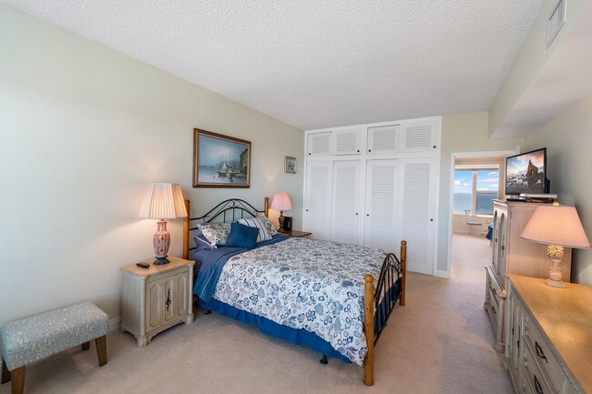 Building Photo - 2921 S Ocean Blvd