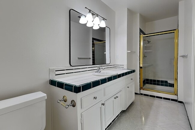 Building Photo - Halfplex with yard in South Land Park