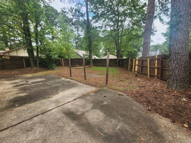 Building Photo - 3833 Mosswood Rd