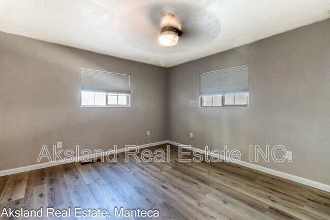 Building Photo - 3005 W Lathrop Rd