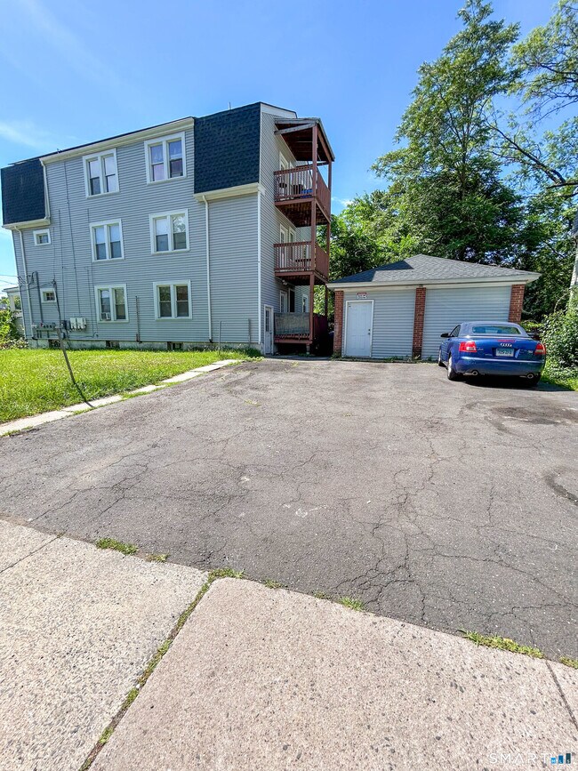 Building Photo - 57-59-59 Love Ln