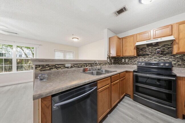 Building Photo - 345 Crooked Pine Trail