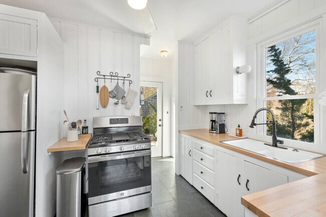 Building Photo - 56 N Cartwright Rd