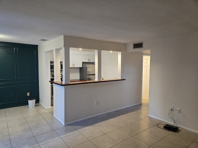 Building Photo - 379 79th Ave NE