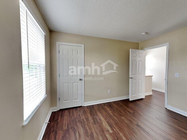 Building Photo - 7233 Hillmont Dr