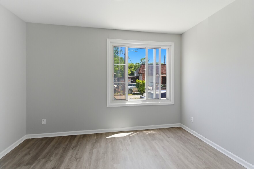 Bedroom 1 - 33 Lafayette St