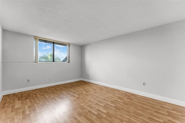 Building Photo - 8335 SW 152nd Ave