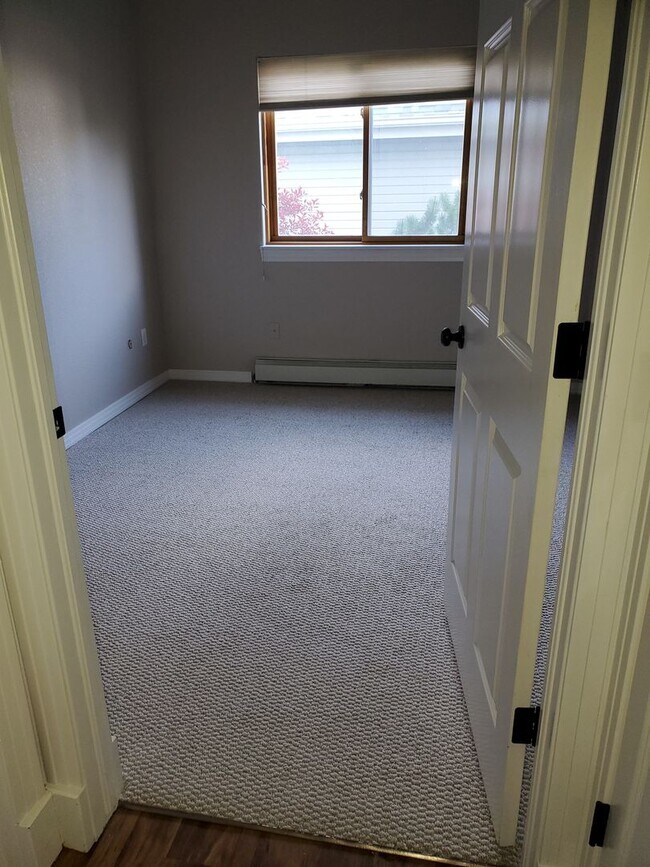 Building Photo - 2012 Remington St