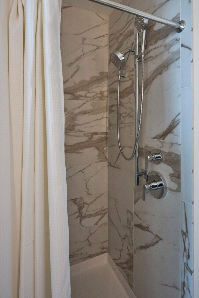 Building Photo - 1006 S Michigan Ave