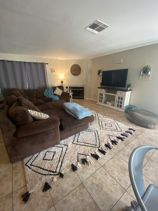 Building Photo - 1294 Elder Ave