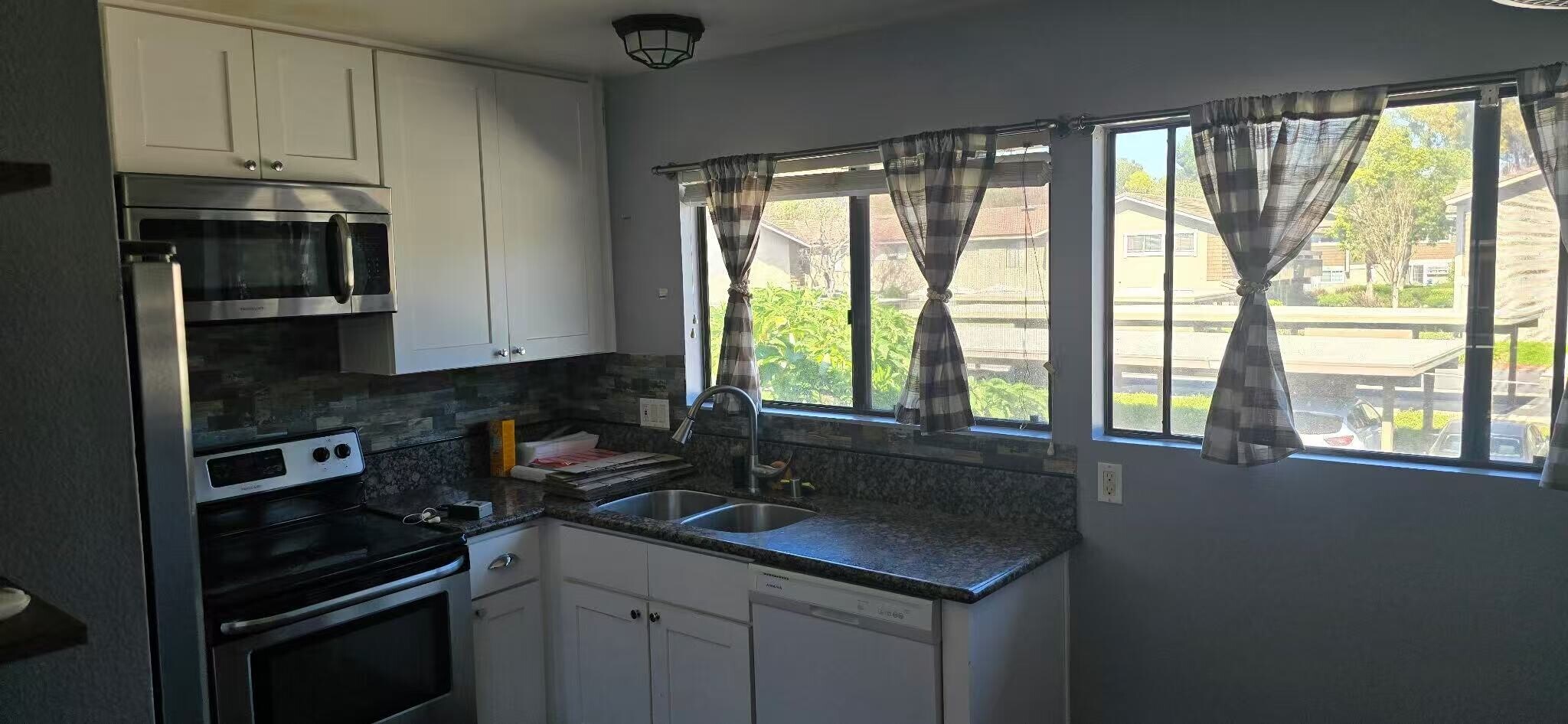 Building Photo - 96 Streamwood