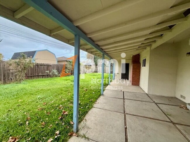 Building Photo - 1504 Maryland St