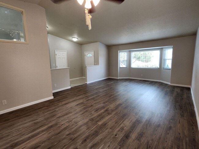 Building Photo - Home For Rent in Carson City