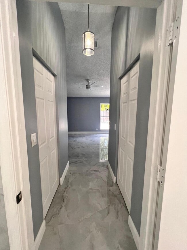 Building Photo - 10357 Buena Ventura Dr