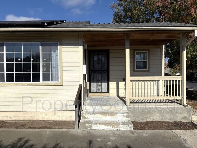 Building Photo - 221 N Lincoln Ave