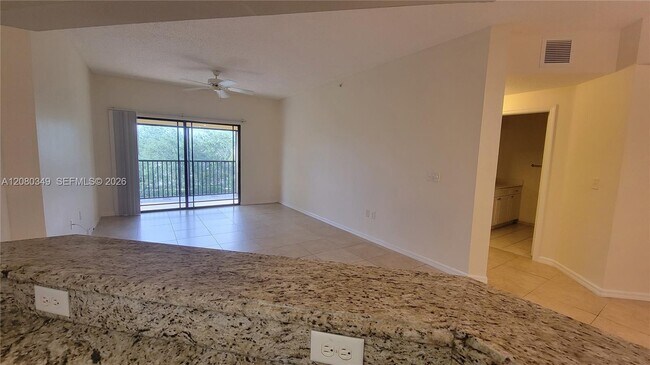 Building Photo - 3018 Alcazar Pl