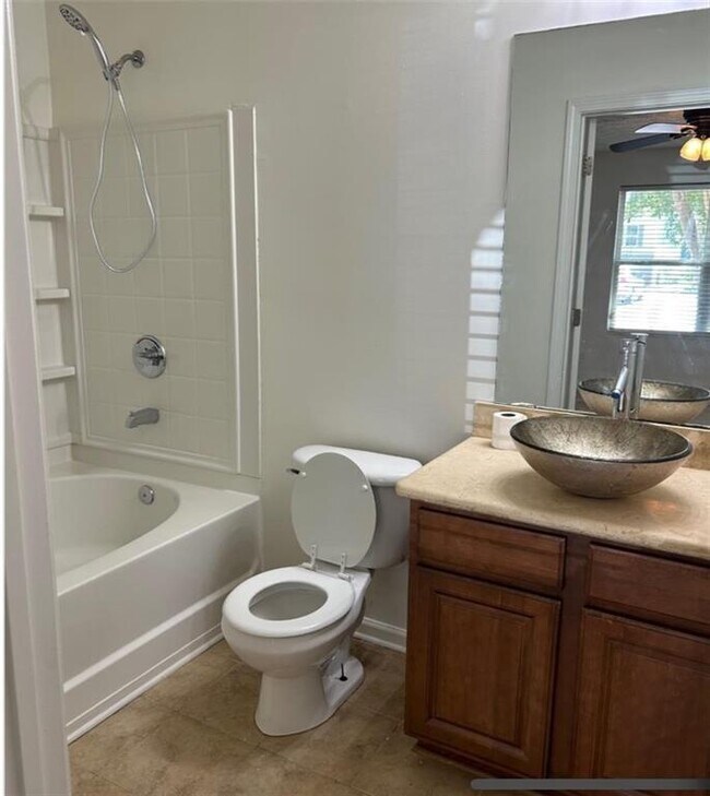 Building Photo - 10101 Waldrop Pl