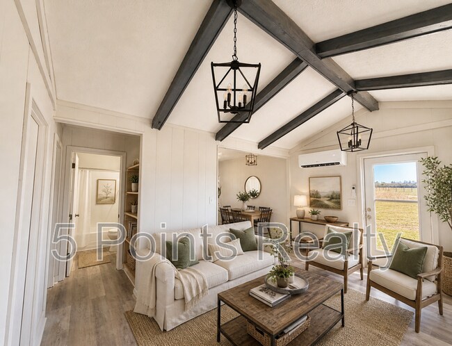 Building Photo - 2121 Bracey Cir